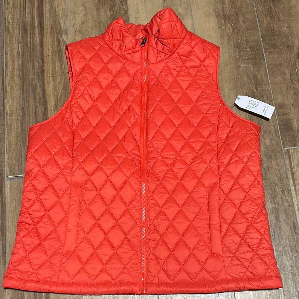 Time and Tru Women's Quilted Vest - Red